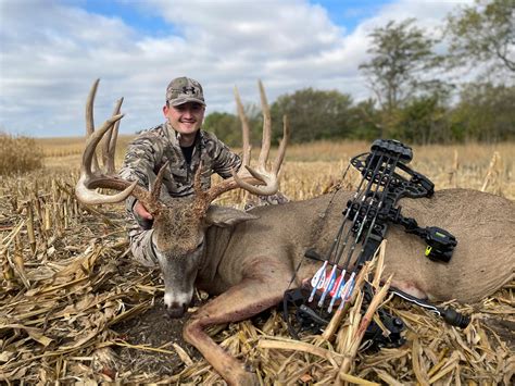 Kansas Bowhunter Tags 200 Inch Buck With His Brother Outdoor Life