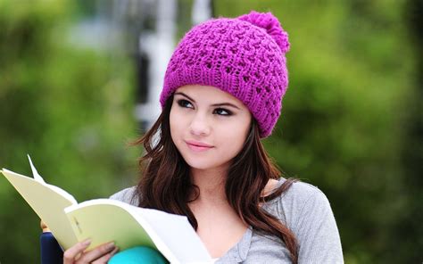 Women Brunette Selena Gomez Funny Hats Woolly Hat Hd Wallpapers