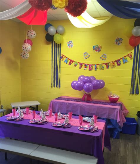 The zoo's birthday party packages include food, a private room, close encounters with small animals, and party games and activities. Kelowna's Best Kid's Birthday Parties | Indoor Playground ...