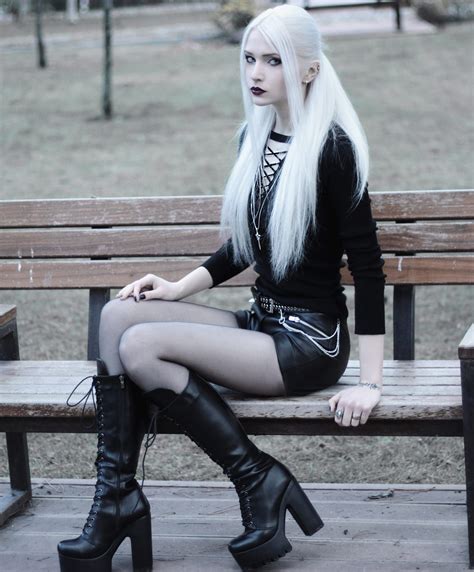 Pin By Cazmin On Goth Fashion Style Goth Fashion Goth Outfits