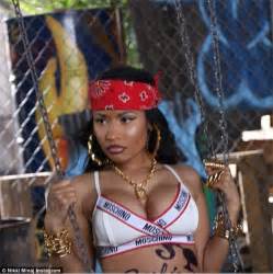 Nicki Minaj Bares Her Cleavage And Toned Mid Riff In Moschino Bra And Panties On Set Of Her New