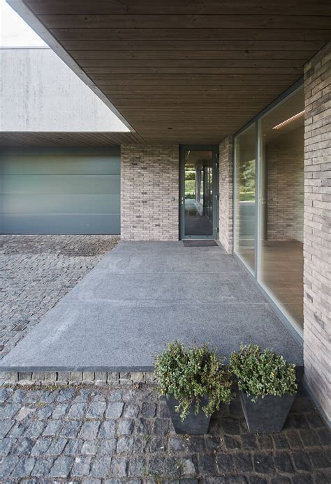 Gallery Of Residential Minimalist Concrete House Nebrau 27