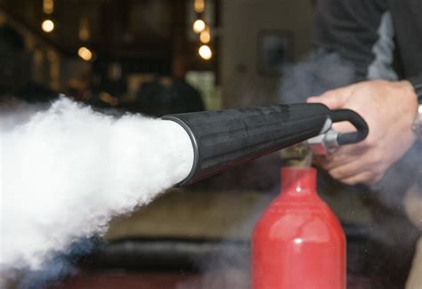 How And When To Use Your Fire Extinguisher The Allstate Blog Home Maintenance Fire
