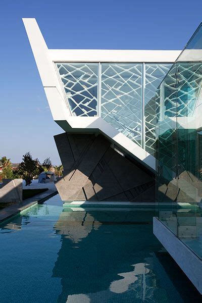 A Luxurious Futuristic House By 314 Architecture Studio