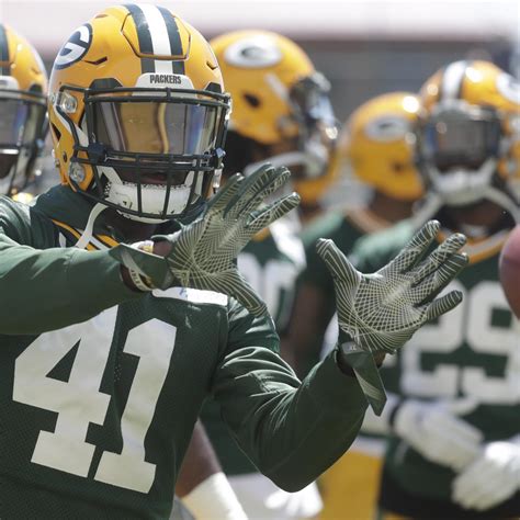 Packers Trade Lenzy Pipkins To Colts For Lb Antonio Morrison News