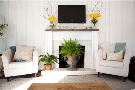10 Ways To Decorate Your Fireplace In The Summer, Since You Won't Need ...