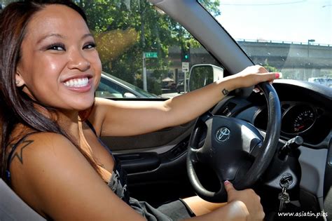 Asia Muschi Nackt In Ihrem Toyota Nacktbilder Von Asiatinnen