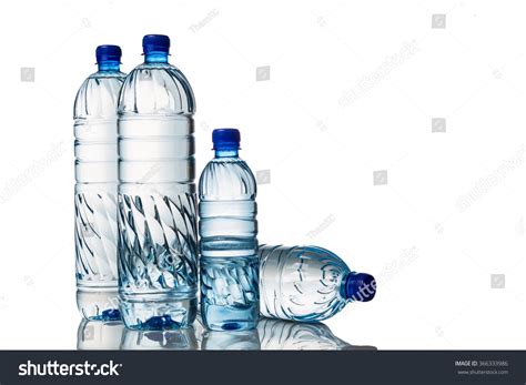 Four Refreshing Natural Mineral Water Plastic Foto Stock 366333986