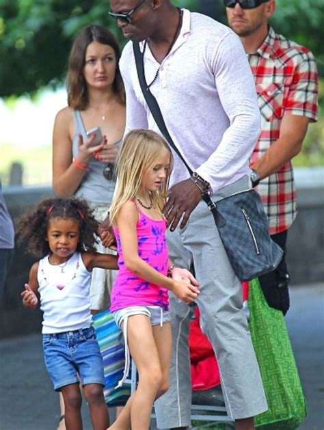 Seal Picks His Daughters Up From Heidi Klums Home In Nyc Todays Parent