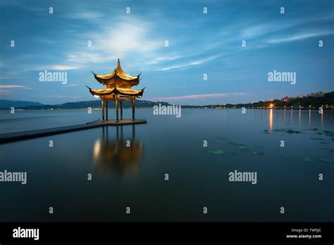 Sunset At Jixian Pavilion West Lake Hangzhou Stock Photo Alamy