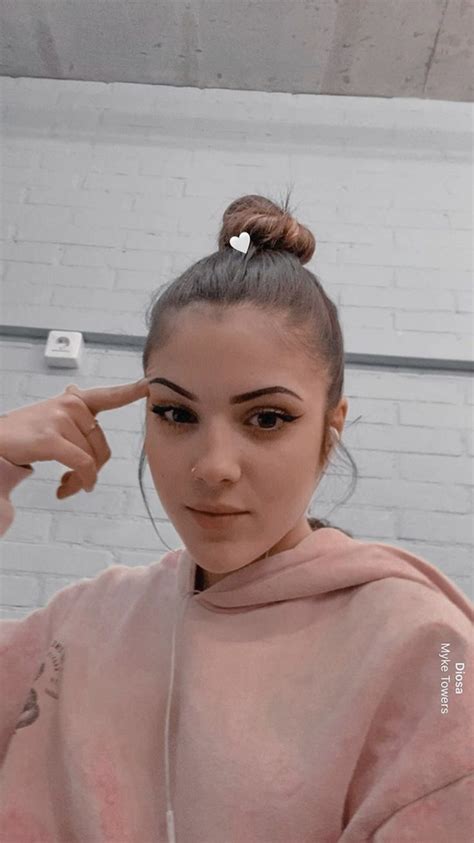 Tuvo que cargar con el estigma de ser la esposa del capo y con las infidelidades de su marido. Pin de Jairo Alonso Vargas en Shoots en 2020 | Fotos de ...