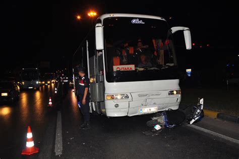Tur otobüsü motosikletle çarpıştı ölü Timeturk Haber