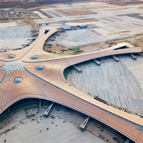 Największe lotnisko na świecie Bryła NAJ