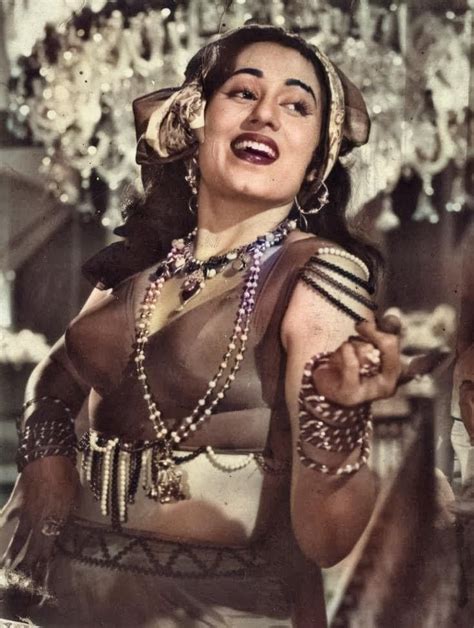 Madhubala Vintage Bollywood Most Beautiful Indian Actress Beautiful Bollywood Actress