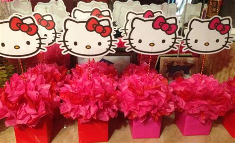 Easy Diy Hello Kitty Centerpieces Centros De Mesa De Hello Kitty Decoracion De Cumpleaños