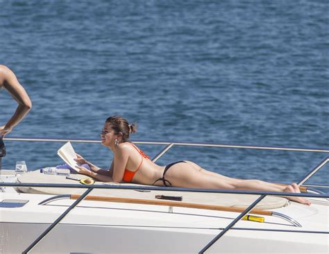 Selena Gomez Shows Off Her Sexy Cellulite Ass 95 Photos Video And S