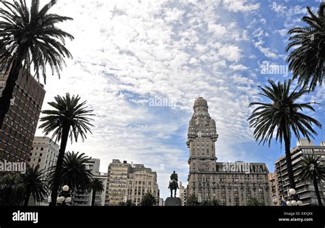 Plaza Independencia Montevideo Uruguay Stock Photo Alamy