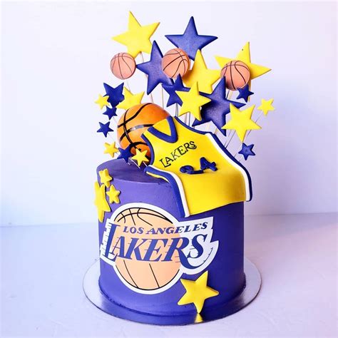 Lakers Cakes For La Fans In 2021 Basketball Birthday Cake Cake