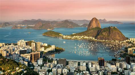 Flamengo , largo do machado ve catete ve onu şehrin geri kalanına bağlayan birçok otobüs hattı. Cruises to Rio De Janeiro, Brazil 2019 | Azamara