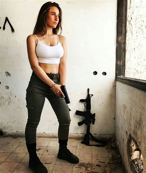 Girls With Guns 💜 💖 💗 💟 💜 💙 💚 💛 Military Women Women Military Girl