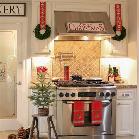 Wreaths On Kitchen Cabinets Things In The Kitchen