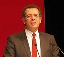 António José Seguro promotes debate in Faro