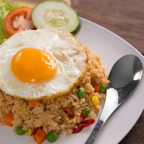 Nasi dicampur telur ternyata jadi makanan yang enak #nasitelurkorea #nasitelur #nasi selamat datang di channel cara nika. Makanan Enak, Cara Membuat Nasi Goreng, Resep Makan Siang Praktis | Poskota Jatim