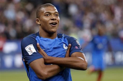 Aug 25, 2021 · real madrid has reportedly bid almost $190 million to bring kylian mbappe to the bernabeu, and the world cup champion is said to want the move. Kylian Mbappe flaunts new blonde haircut - QED.NG