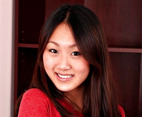 evelyn lin biography wiki age height career photos and more