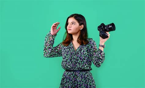 A Beautiful Girl With Dslr Camera In Pose Pixahive