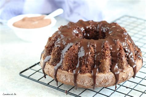 La torta nesquik è un goloso dolce ideale per la colazione o per la merenda, costituita da un impasto sofficissimo e gustoso. Torta Nesquik al bicchiere | I pasticci di Ile