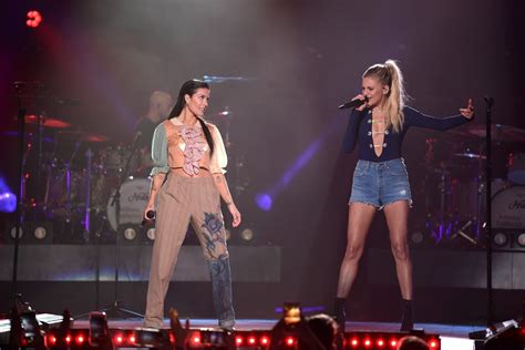 Halsey And Kelsea Ballerini Perform Together During Cmts Crossroads
