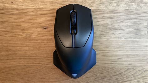 Alienware Wiredwireless Gaming Mouse Aw610m Review Pcmag