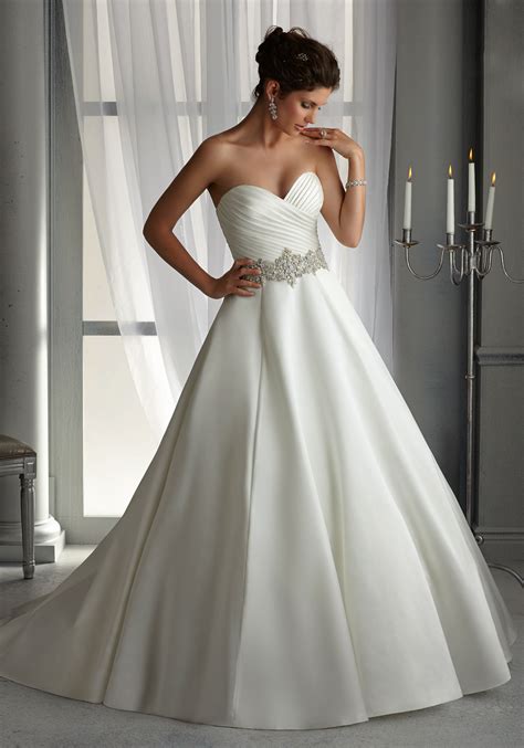 Klassisch und mit den funkelnden applikationen ein ganz besonseres stück.welches brautkleid passt. Morilee Bridal Duchess Satin Wedding Dress with ...