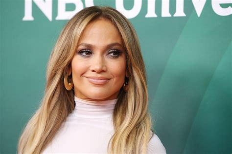 Jennifer Lopez Just Proved The Blonde Bob Trend Is Still Thriving For Fall