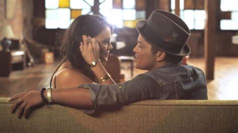 Just The Way You Are Bruno Mars Video With Lyrics Kioskdarelo