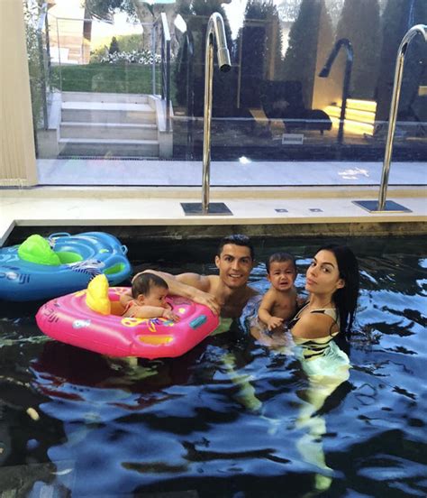 Cristiano ronaldo dos santos aveiro goih comm (portuguese pronunciation: Cristiano Ronaldo's girlfriend reveals what parenthood is ...