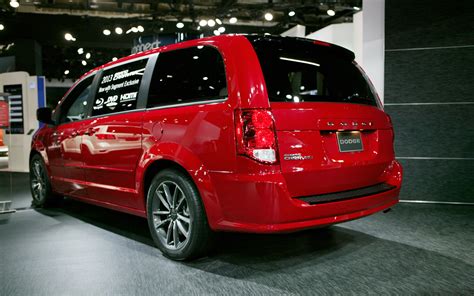 2015 Dodge Grand Caravan Vins Configurations Msrp And Specs Autodetective