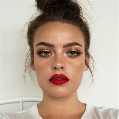 Pin By Katy On Hair In 2020 Prom Makeup For Brown Eyes Red Lips