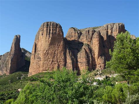 We did not find results for: Mallos de riglos- Aragon- Espagne - Une maison en montagne