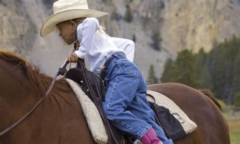 Avoid Unwanted Horse Behaviors On Trail Rides Cowgirl Magazine