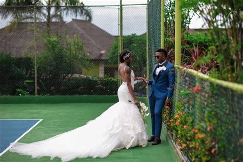 Thompson and derron herah, athletics coach and entrepreneur, wedded on saturday, november 2 at old fort bay in st ann. Jamaican sprint champ Elaine Thompson weds longtime beau - Stabroek News