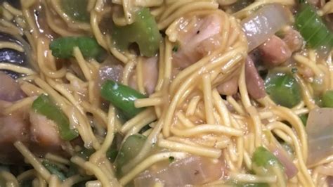 Pile it in a bowl, and enjoy! Chicken Chow Mein Recipe - Allrecipes.com