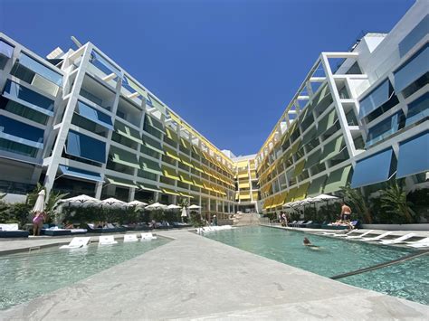 Review W Ibiza Hotel Party Palace Or Peaceful Paradise