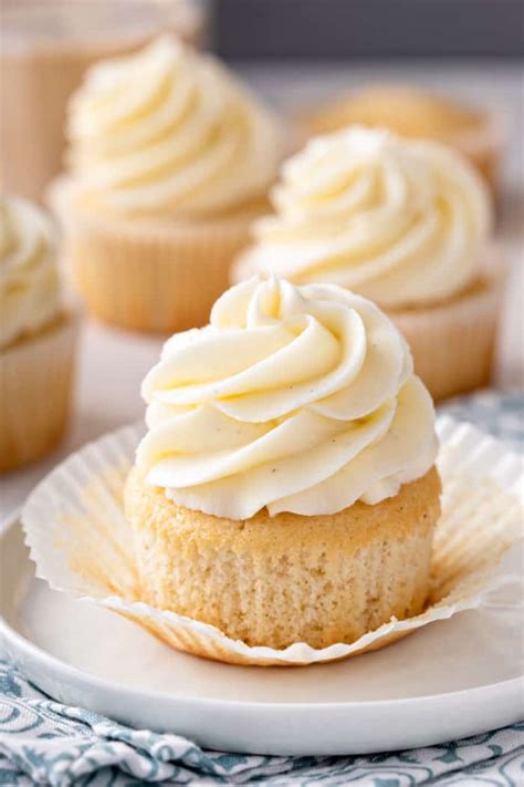 Easy White Cake Cupcake Recipe 2023 Atonce