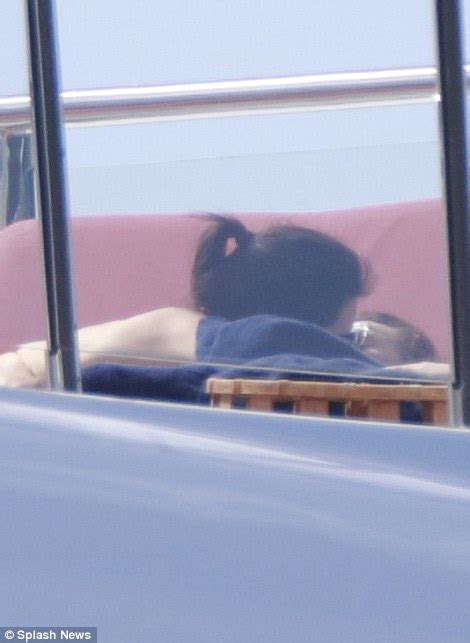 Kendall Jenner Kisses Harry Styles While Holidaying On St Barts Yacht Daily Mail Online