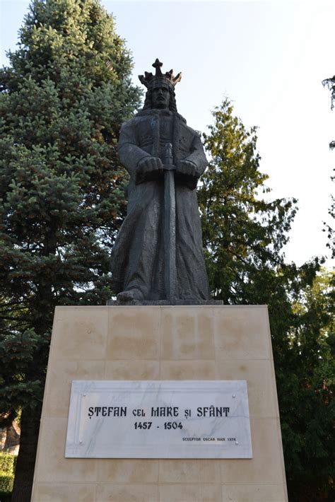 Piatra Neamt Statuia Lui Stefan Cel Mare 9210 Monumente Istorice Din