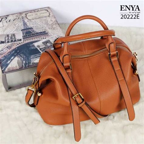 Model baju wanita santai trendy terbaru. Model Tas Wanita Terbaru 2018 Enya Vintage Bag 20222E ...