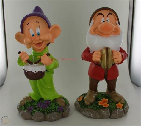 New Disney Snow White And The Seven Dwarfs Garden Statues 1865939307