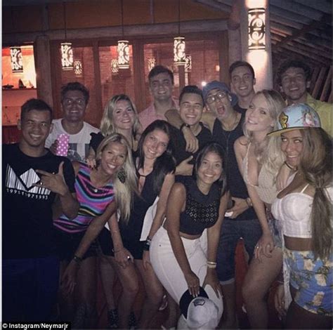 Neymar Sees Out Year In Style Whilst Partying At Nightclub On Brazilian Beach Daily Mail Online